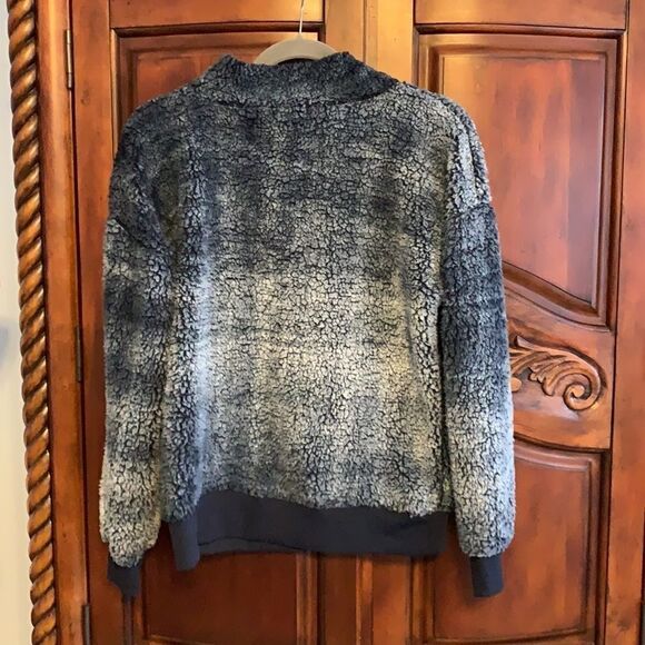 Poof Sherpa style mock neck sweatshirt- size L - Picture 4 of 6